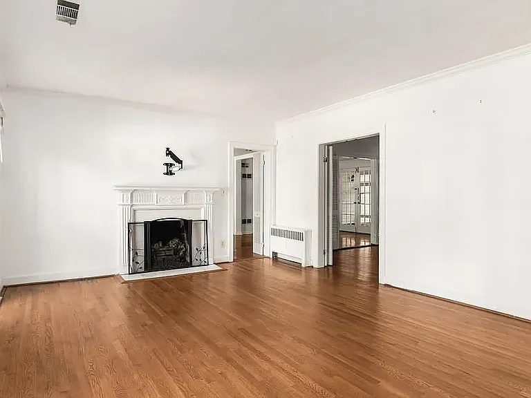 1947 Ardmore Rd NW — Photo 3
