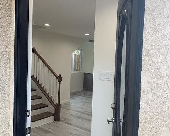 2nd image of 2700 1/2 Los Olivos Ln