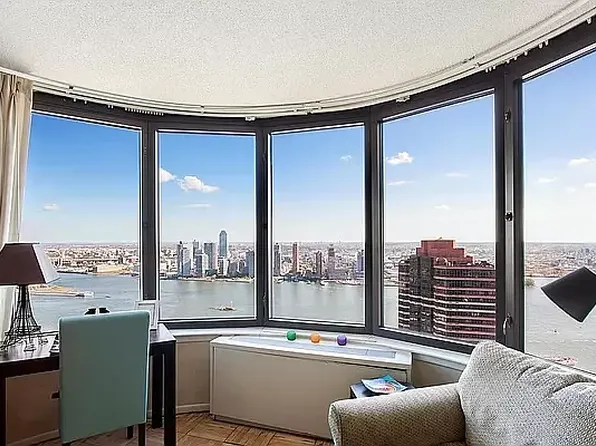 330 East 38th Street 5J image 1 of 24