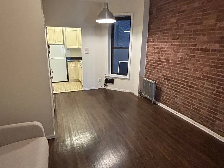 325 E 92nd St #2C — Photo 1