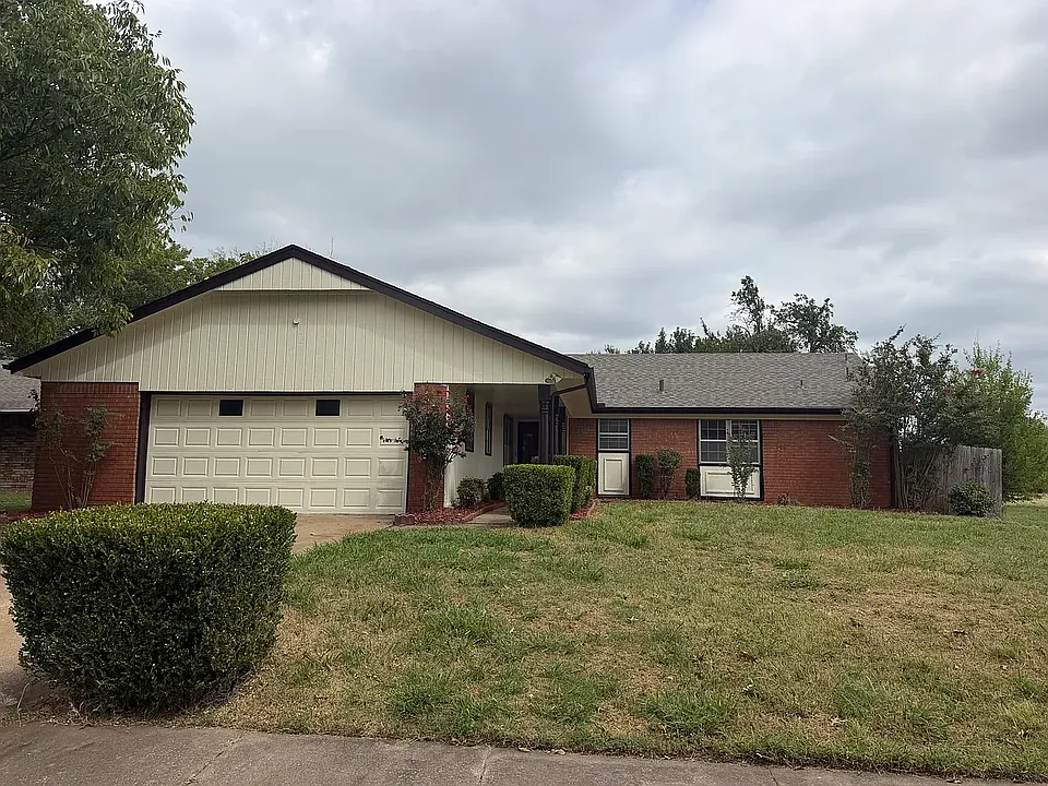 2611 S 94th East Ave