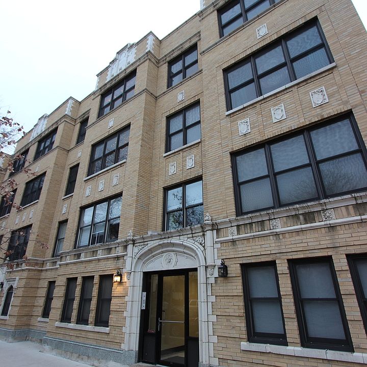1st image of 1549 W Sherwin Ave APT 404