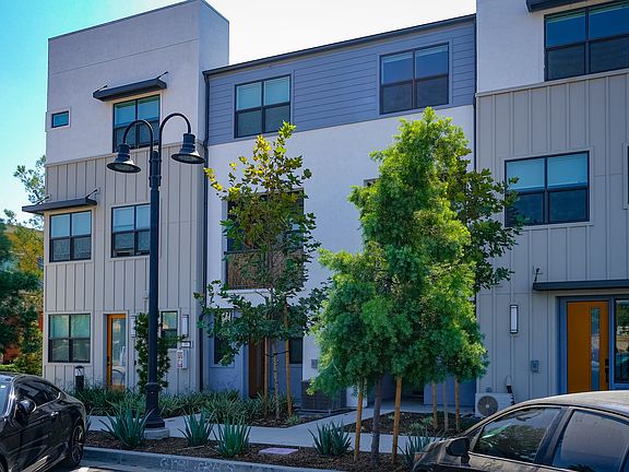 2nd image of 4081 E Luna Paseo #38