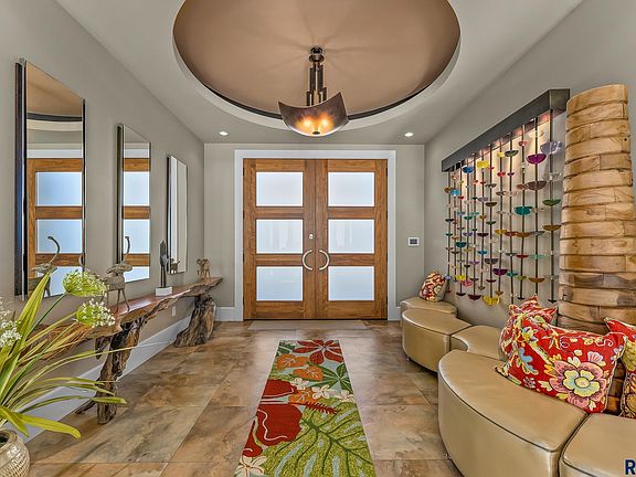 4th image of 500 Bay Hill Cir