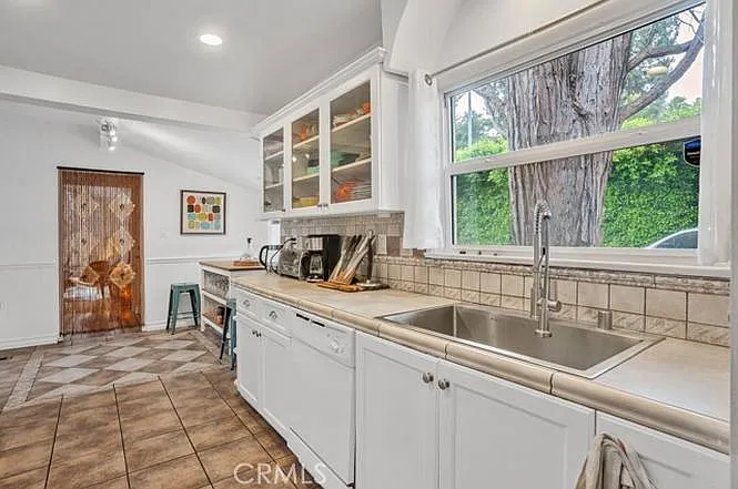 3442 Laurel Canyon Blvd — Photo 19