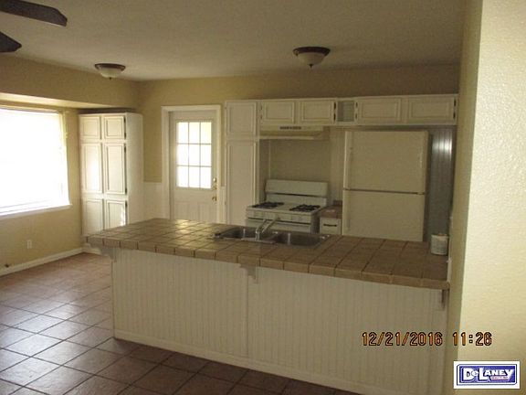 3rd image of 5006 Village Row