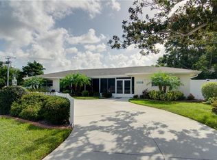 2805 Satsuma Dr, Sarasota, FL 34239