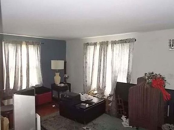Additional Living Room