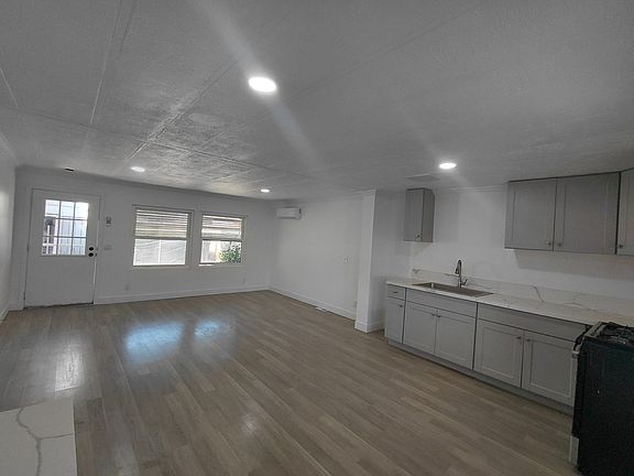 3rd image of 365 Cochise Rd
