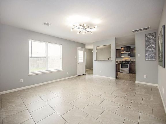 4th image of 2311 Tracy Ln