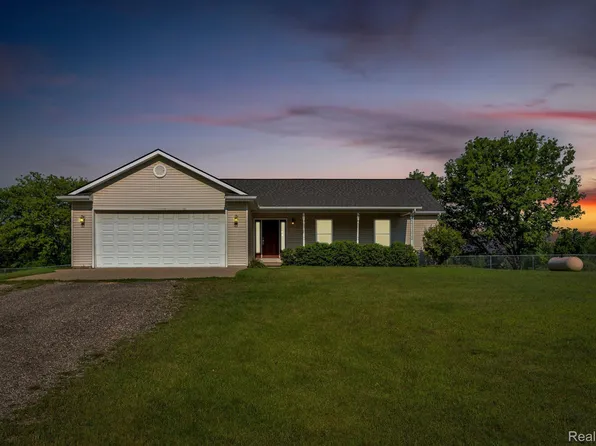 8636 Beardslee Rd, Perry, MI 48872