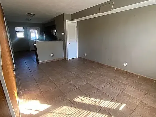 402 E Hester St, Carbondale, IL