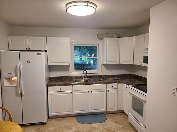 4th image of 21 E Meadowlawn Ave