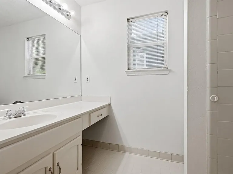 4061 Keheley Glen Dr NE — Photo 16