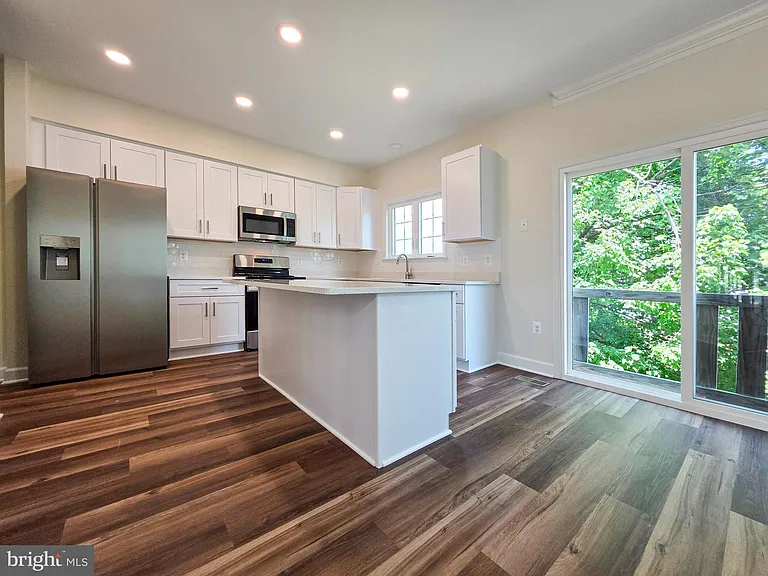3300 Broker Ln — Photo 4