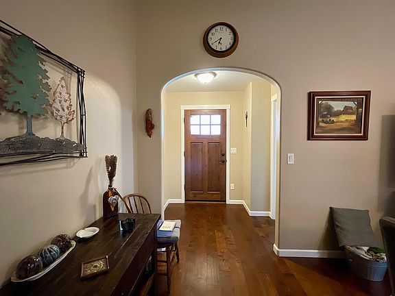 5th image of 2759 Esther Ln