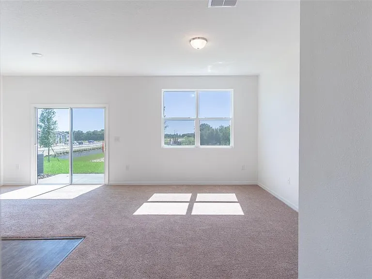 394 Madison Dr — Photo 3