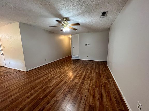 2nd image of 3402 Meadowlark Ln