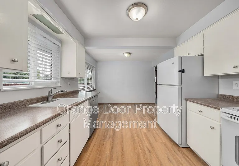 712 127th St S #1 — Photo 4
