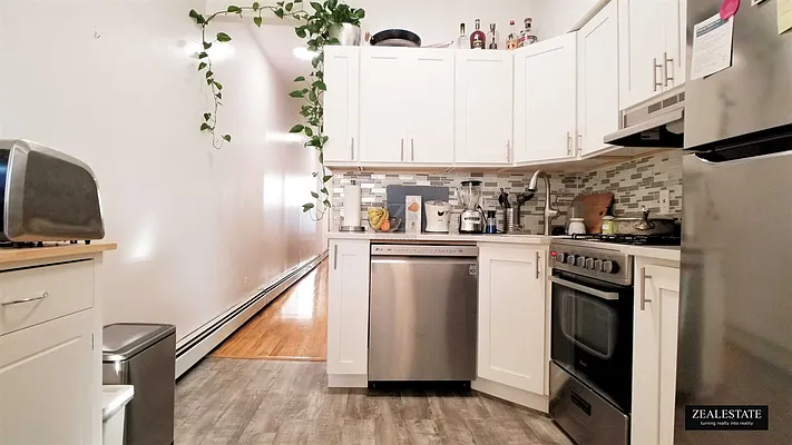 Rented by ZealEstate Group Inc | media 26