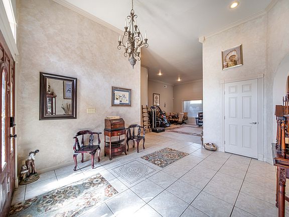 4th image of 609 Riviera Ct