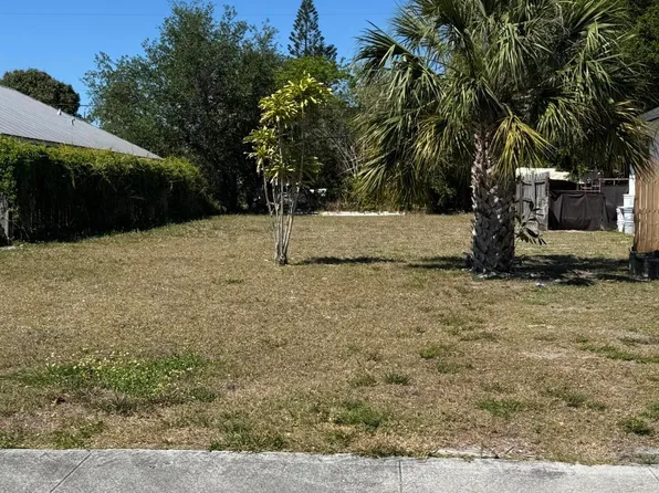 216 NW 8th Ave Avenue, Delray Beach, FL 33444