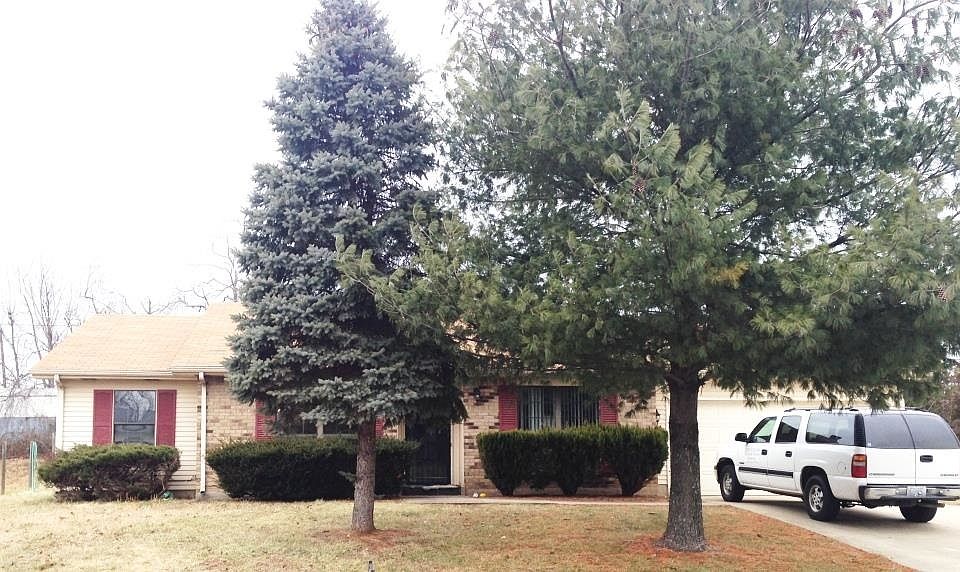 2nd image of 805 Magnolia Dr