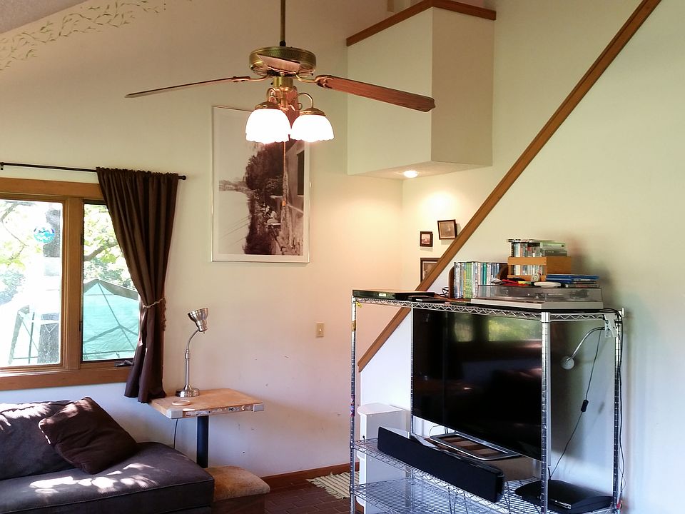 2nd image of 4703 Bluebird Ln