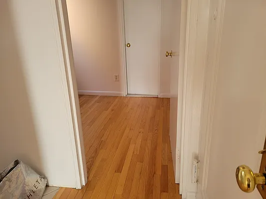 Rented by Chartwell Manhattan Realty | media 10
