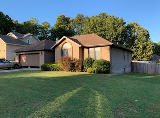 2872 S Scotts Ln, Springfield, MO 65807