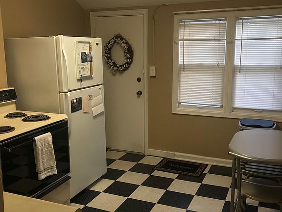 4th image of 713 W 25th St APT 2