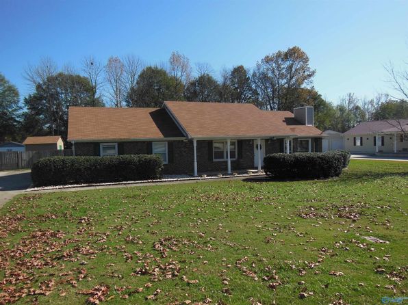 549 Wade Rd SE