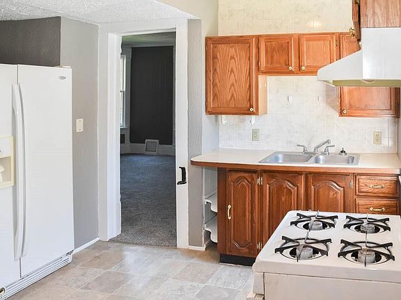 4th image of 2040 Shorb Ave NW