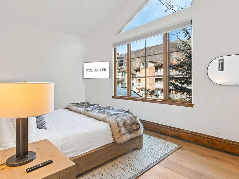 132 W Meadow Dr — Photo 12