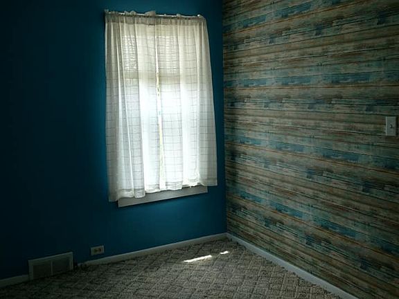 5th image of 108 W Smith St
