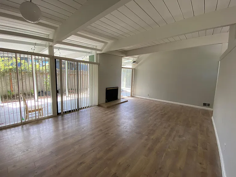 Eleanor Dr — Photo 7
