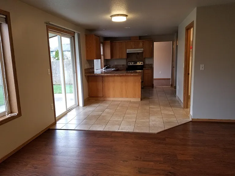 17404 NE 26th Way — Photo 10