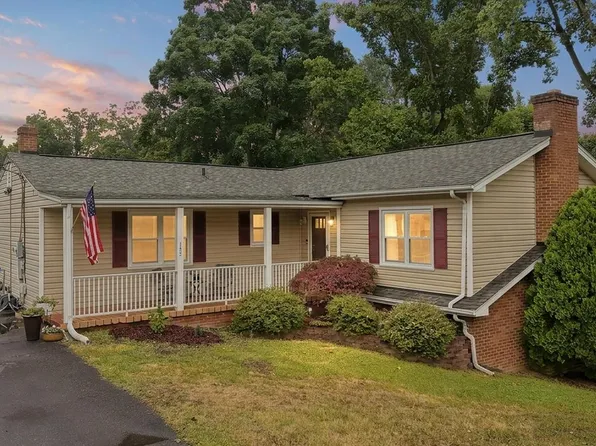 145 Wilkins Dr, Winchester, VA 22602