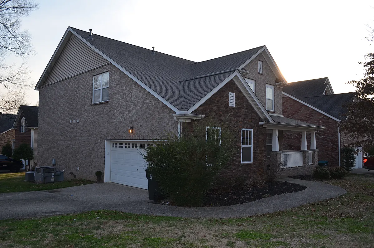 Building Photo - 1401 Peppermint Ln
