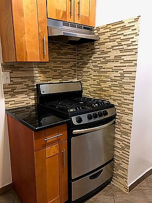 5th image of 3544 34th St APT 1C