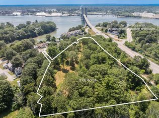 9 Cook St, Kittery, ME 03904