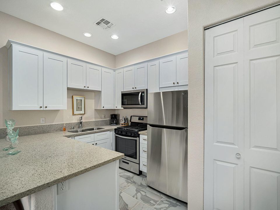1st image of 50750 Santa Rosa Plz APT 6