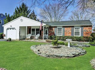16 Wisteria Pl, Howell, NJ 07731
