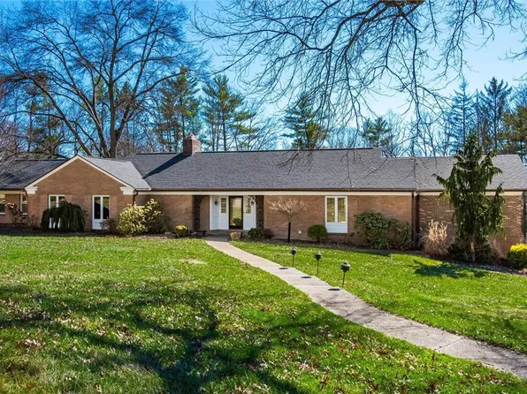 1200 East Dr, Zanesville, OH 43701