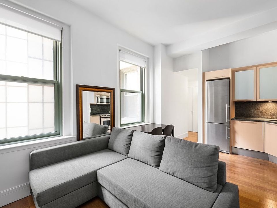 1st image of 120 Greenwich St APT 3J