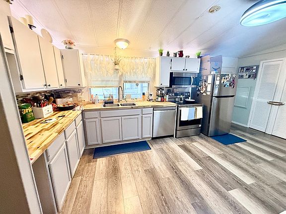 4th image of 536 Colony Trl