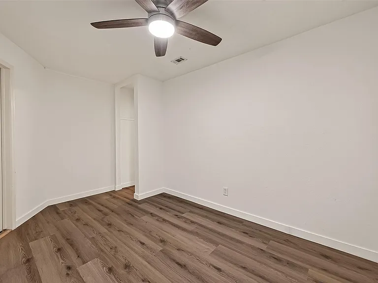 313 Stratmore Dr — Photo 11