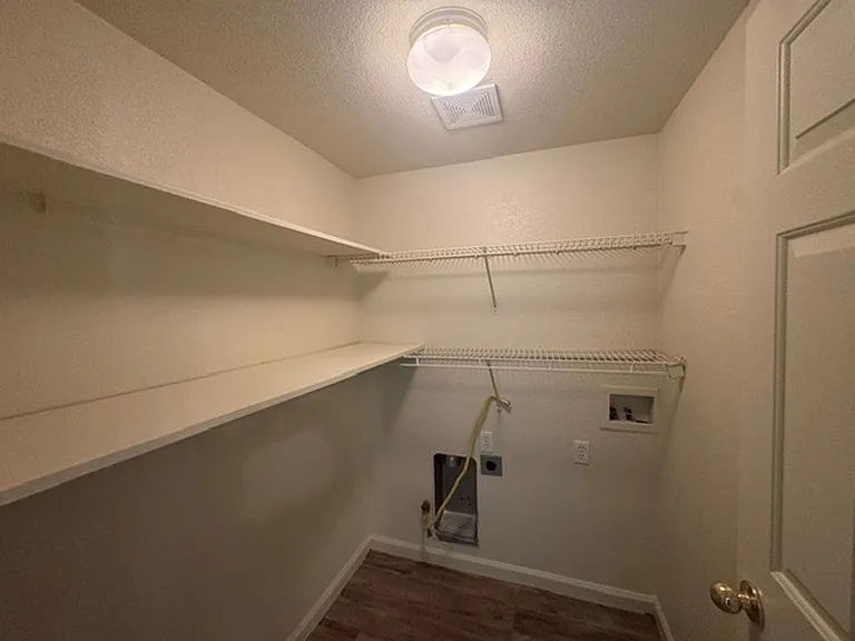 207 Harkin Cir — Photo 10