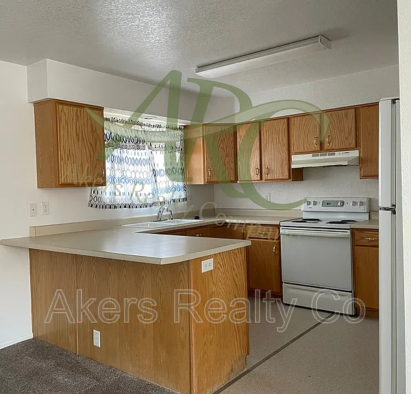 2726 Poplar St #B — Photo 3