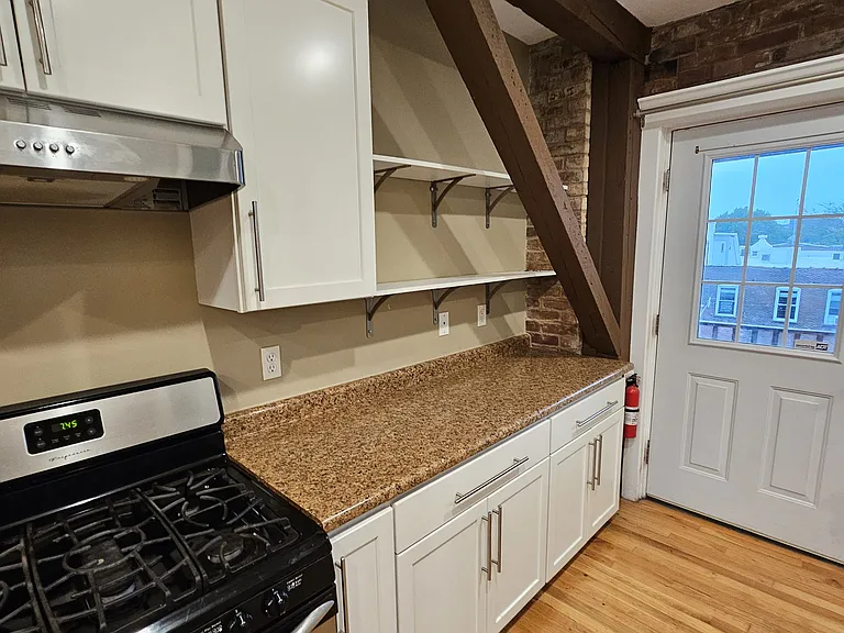 1012 Allen Ave #3 — Photo 7